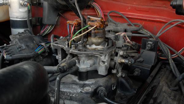Throttle Body Spacer (725857) 1988-95 C/K1500, 2500, 3500, S10 4.3L V6, 5.0L V8, 5.7L V8 [OBSOLETE]